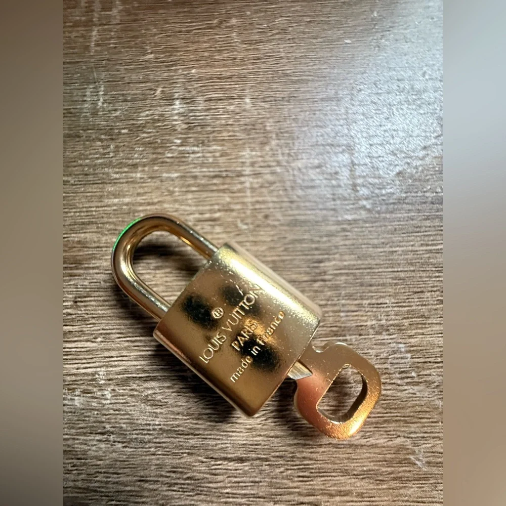 Louis vuitton brass lockset #304